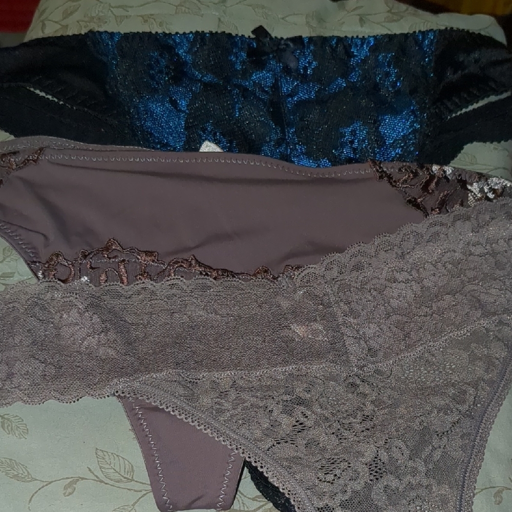 NWOT Three Piece Thong Bundle Set